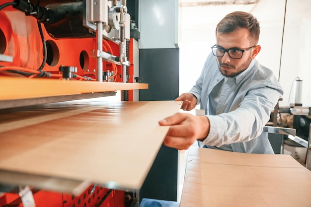 Kỹ Thuật Creasing (Tạo Nếp Gấp) Carton